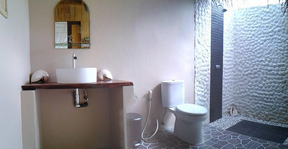 Nini'S Beach Bungalows บิรา ภายนอก รูปภาพ